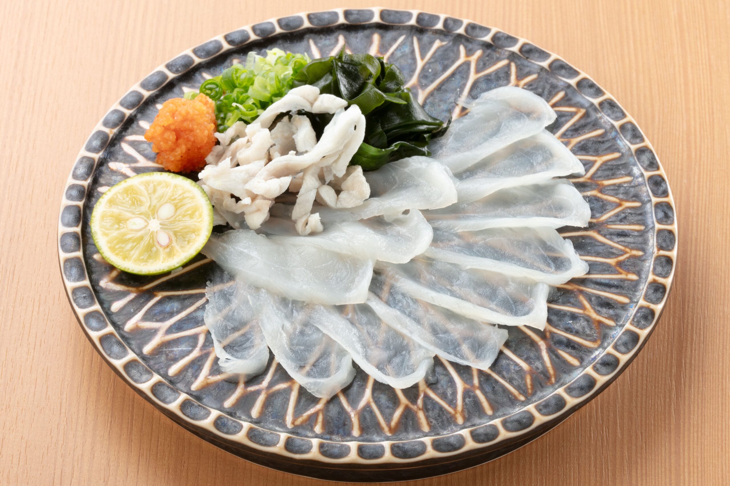 寿司と串と樽酒